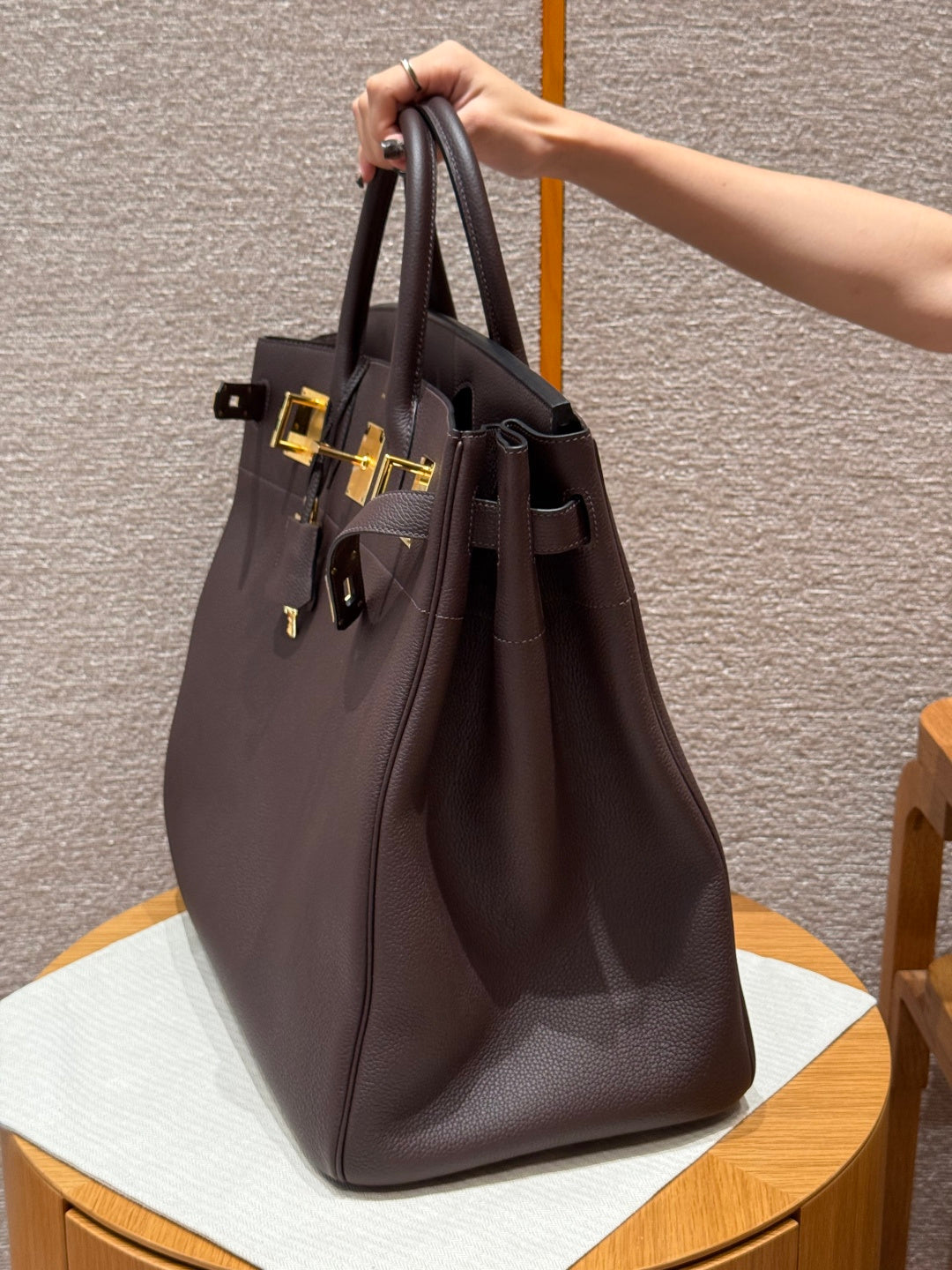 Hermès HAC 40 Chocolat Togo Leather Travel Bag with Gold Hardware