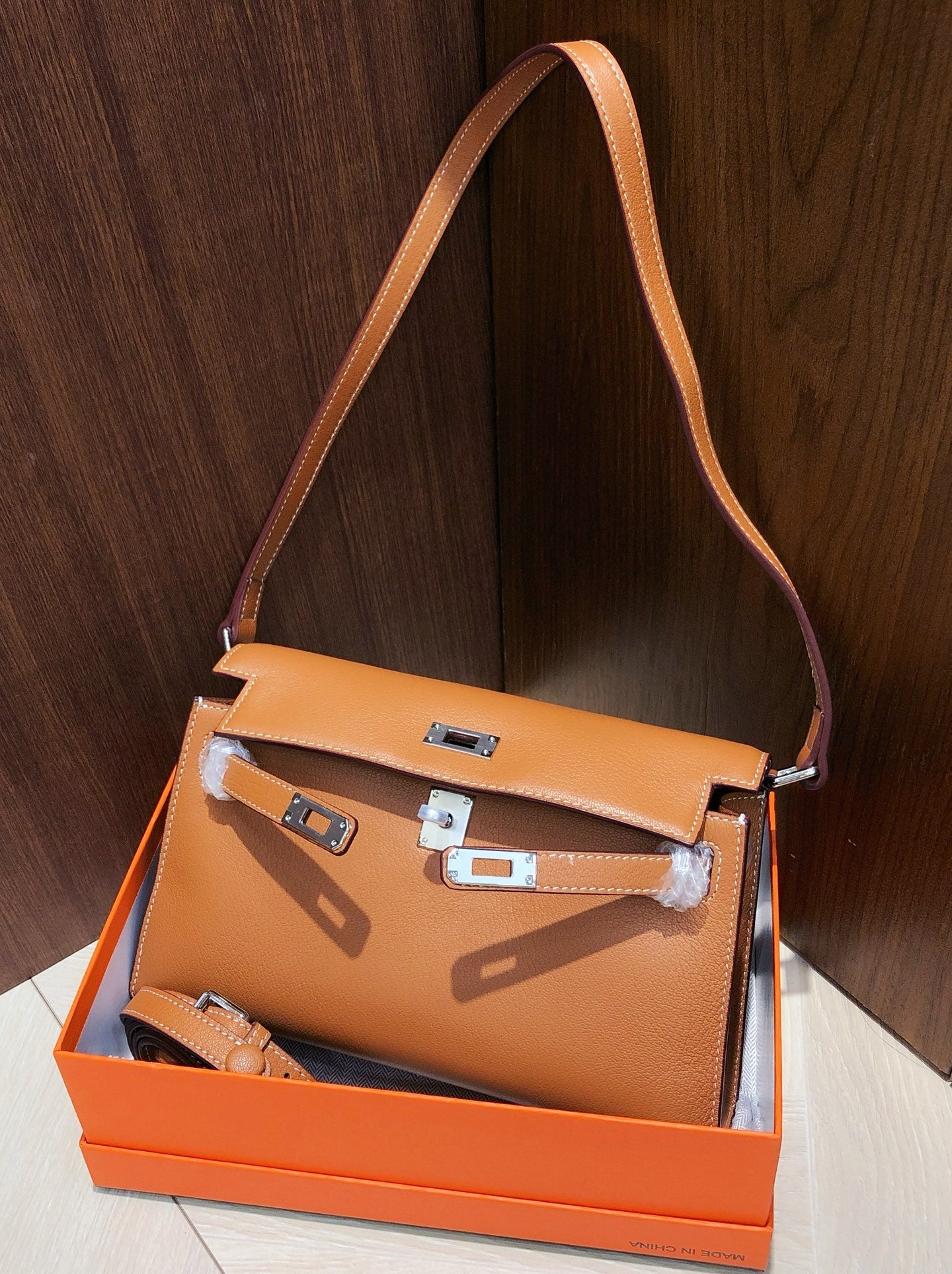 Kelly Elan 25 Underarm Baguette Bag, Genuine Top Layer Cowhide Goat Grain Leather, Silver Hardware Caramel Brown Shoulder Purse, Vintage Classic Fall Winter Must-Have Handbag Size 25×6.5×15cm