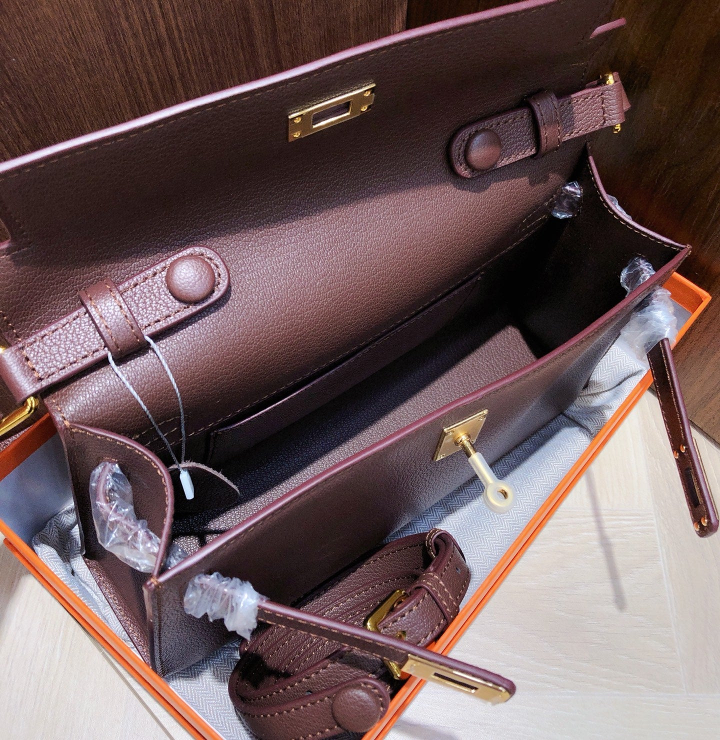Kelly Elan 25 Underarm Baguette Bag, Genuine Top Layer Cowhide Goat Grain Leather, Gold Hardware Havane Brown Shoulder Purse, Low-key Old Money Vintage Style Daily Handbag Size 25×6.5×15cm