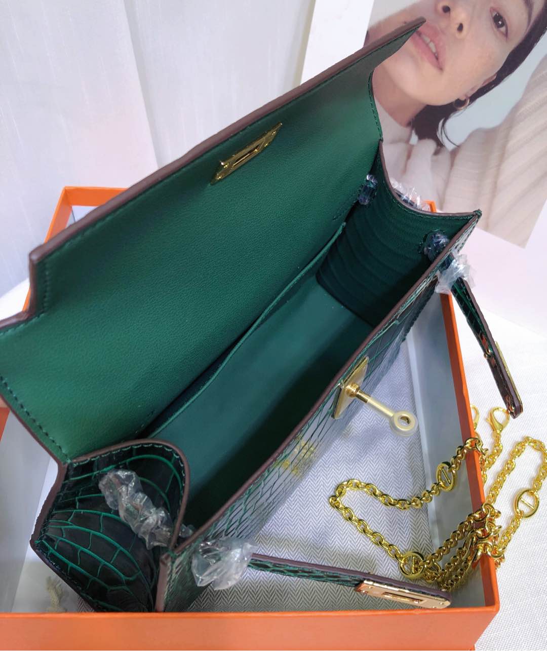 Kelly Pochette Vert Emeraude Shiny Niloticus Crocodile Leather Gold Hardware Women Clutch Bag